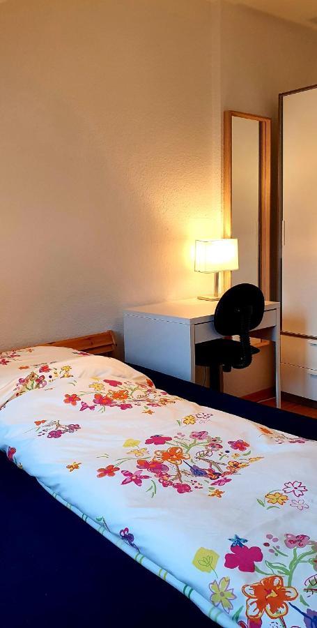Privat Zimmer In Bad Homburg Bei Kurhaus บาดฮอมบูร์ก ฟอร์ แดร์เฮอเฮอ ภายนอก รูปภาพ